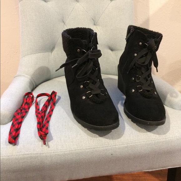 Various Torrid shoes ranging from size 11.5 to 12w - Picture 9 of 16